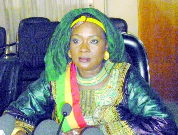 Mme HAÏDARA Aïchata CISSE, membre du CNT : «Il est temps de trouver un accord avec la CEDEAO…»