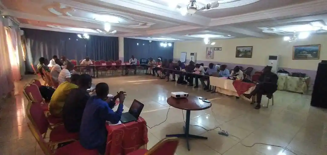 Le Forum des Forces Sociales de Guinée (FFSG) invite à nouveau le CNRD, à mesurer sa responsabilité dans toutes ses dimensions pendant qu’il est temps