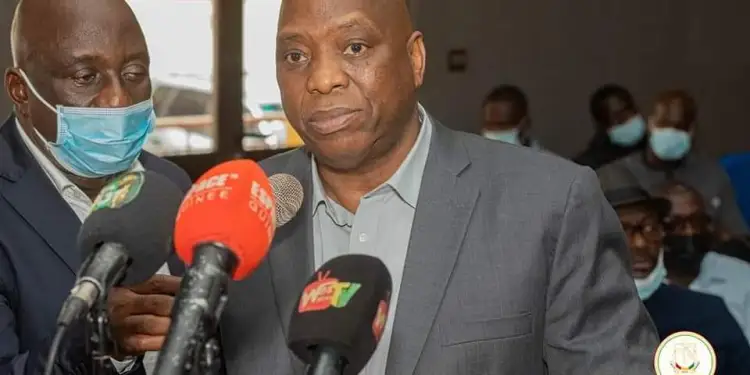 Conakry a-t-elle choisi les sanctions de la CEDEAO à l&rsquo;acceptation d&rsquo;un chronogramme raisonnable ?