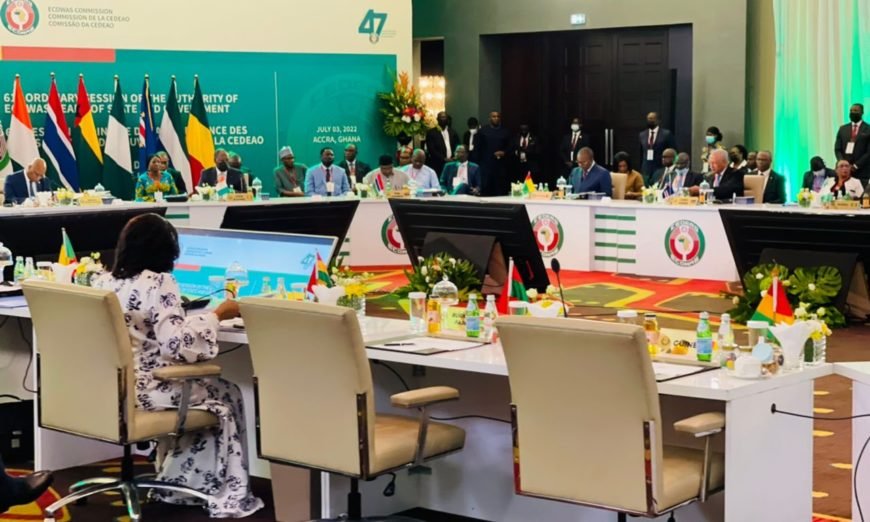 Coups d&rsquo;État au Mali, Burkina Faso et Guinée : la Cédéao se penche sur les sanctions (*)