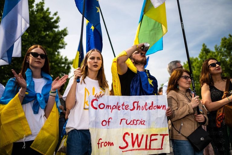 La Russie développe un nouvel outil de paiement pour remplacer Swift : “La solution proposée est tout à fait crédible”