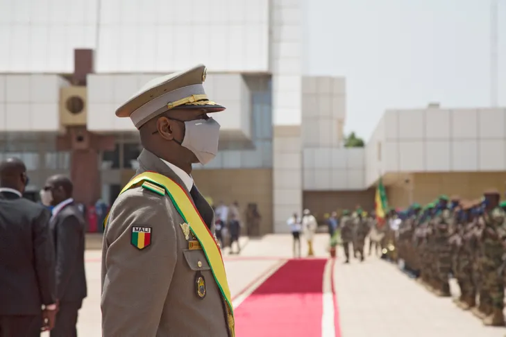 La Cédéao lève les sanctions économiques au Mali, accord pour deux ans de transition au Burkina (*)