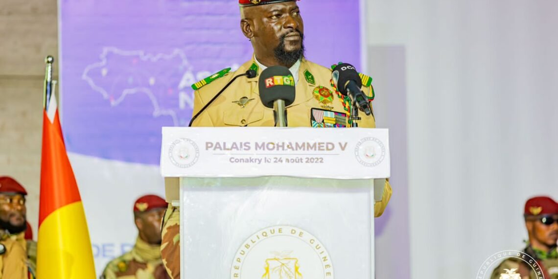 Mamadi Doumbouya aux Guinéens: “nous ne pouvons pas continuer à freiner le développement de notre pays en se cachant derrière les considérations irrationnelles que sont : l’ethnie, la politique, la religion.”