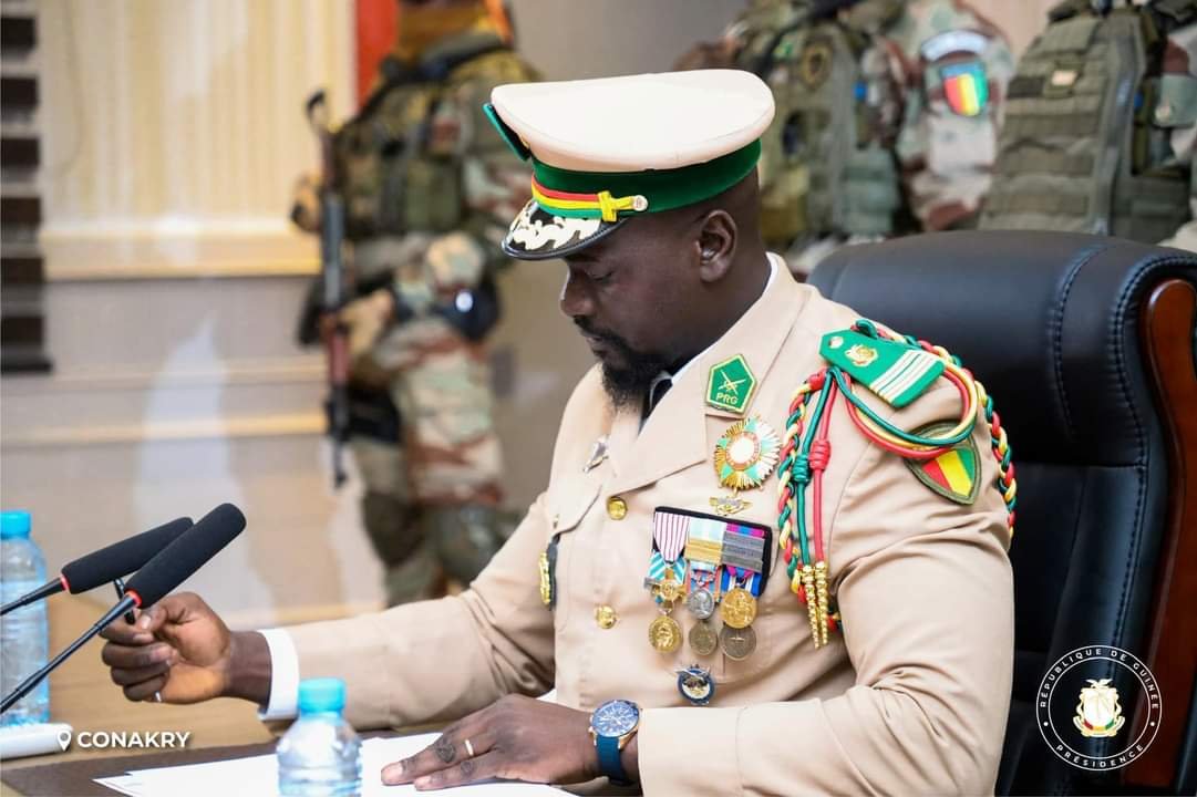 Mamadi Doumbouya dans le “trop” confort du palais, coupé de tous et des réalités du pays (*)