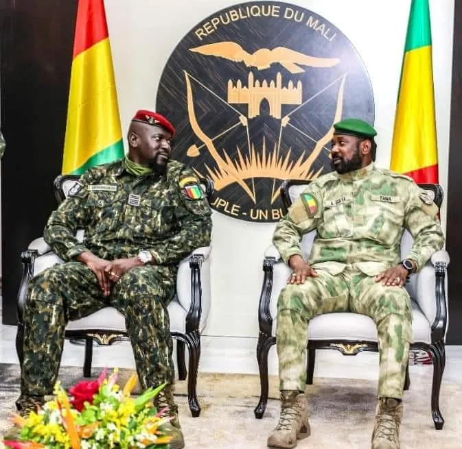 Colonel Doumbouya à Bamako pour le 62 ème anniversaire du Mali et… la libération des militaires ivoiriens.
