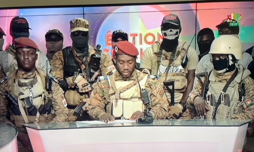 Burkina Faso : la CEDEAO condamne le coup d&rsquo;État