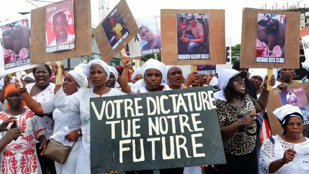 Au crépuscule, femmes de Guinée, murmurez pour que cessent les tueries !