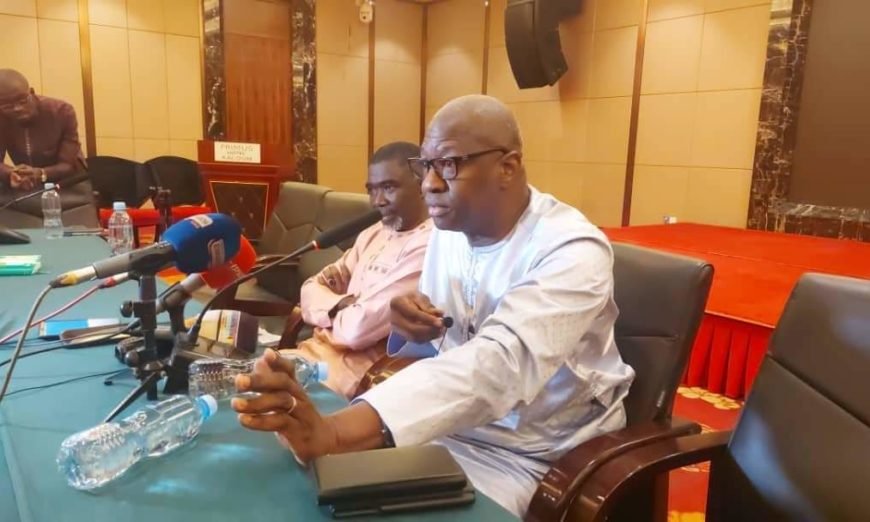 « Le premier ministre Ibrahima Kassory Fofana croupit en prison dans un contexte de violation absolue des droits »,