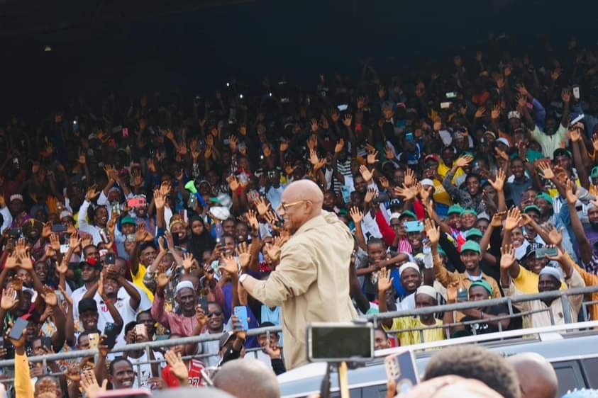 Cellou à Monrovia: On ne peut ni retirer, ni dénier au roi son titre! (Par Marouane)