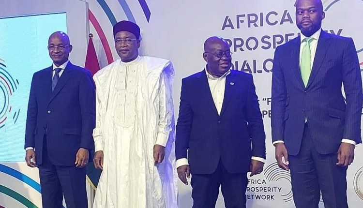 Ghana : Dalein couvert d’honneurs, du tapis rouge au podium des chefs d’Etat !