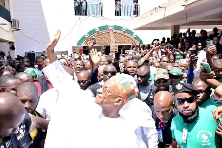 Accueil chaleureux et grandiose de Cellou Dalein à Luanda (Angola)
