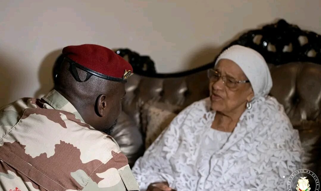 Doumbouya chez Dame Andrée Touré