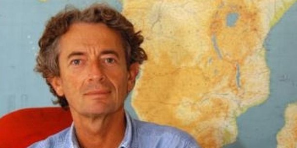 Antoine Glaser : « Avec la guerre en Ukraine, l&rsquo;ours russe a réveillé le coq gaulois en Afrique ! »