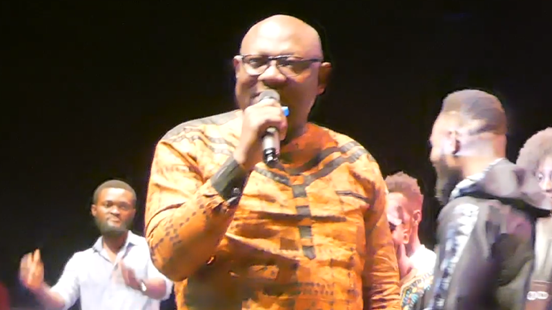 L’actuel Ministre de la culture M. Alpha Soumah (Bill de Sam) n’est bon que dans un studio de musique