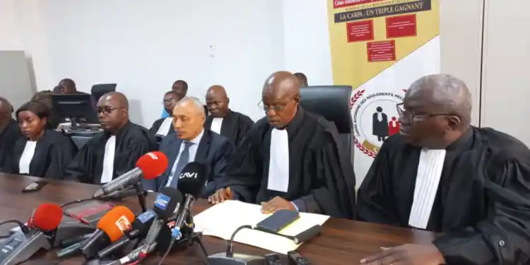 Le Barreau de Guinée en appelle au sens de responsabilité des magistrats en leur rappelant que leur fonction est un sacerdoce et exige de leur part un dépassement de soi .