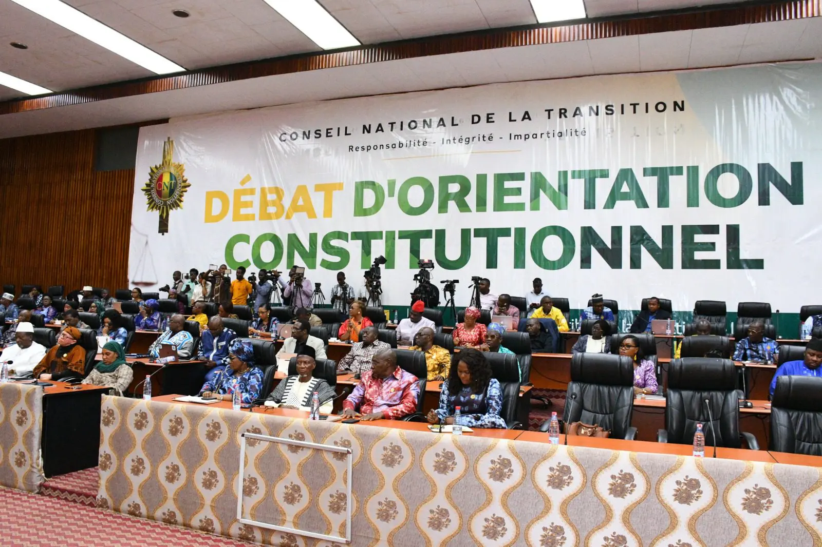 Débat d’orientation constitutionnel : Ouest Info Afrique suggère le renforcement de la Constitution de 2010