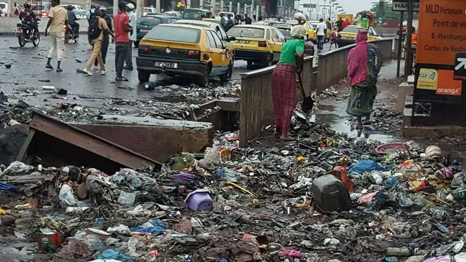 Gestion des déchets à Conakry : La cohabitation incompatible entre deux systèmes de collecte