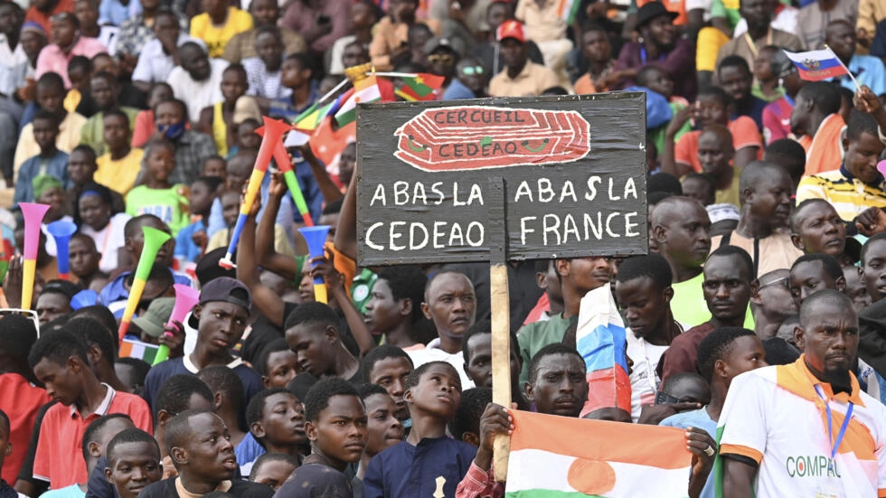 Niger: «À mesure que la junte s’installe au pouvoir, la perspective d’une solution diplomatique s’éloigne»