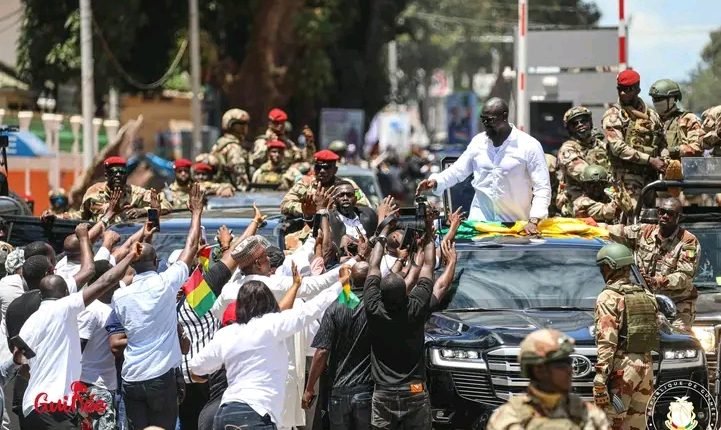 Accueil grandiose du colonel Doumbouya : retour à la case départ ! (Par Mognouma Cissé)