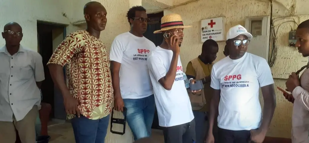 Lutte contre la censure de Guineematin : les journalistes arrêtés, déférés au tribunal de Kaloum