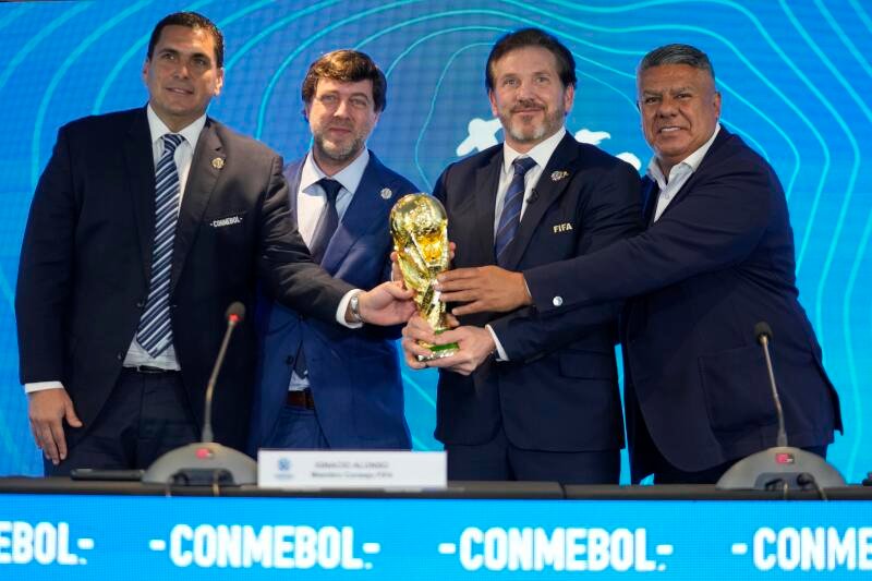COUPE DU MONDE 2030 | LE MONDIAL DE LA FIFA DEVRAIT ÊTRE ORGANISÉ SUR TROIS CONTINENTS