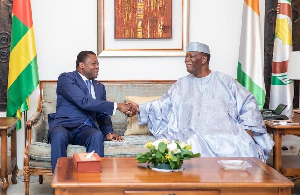La junte à genoux demande l&rsquo;aide de Faure Gnassingbé