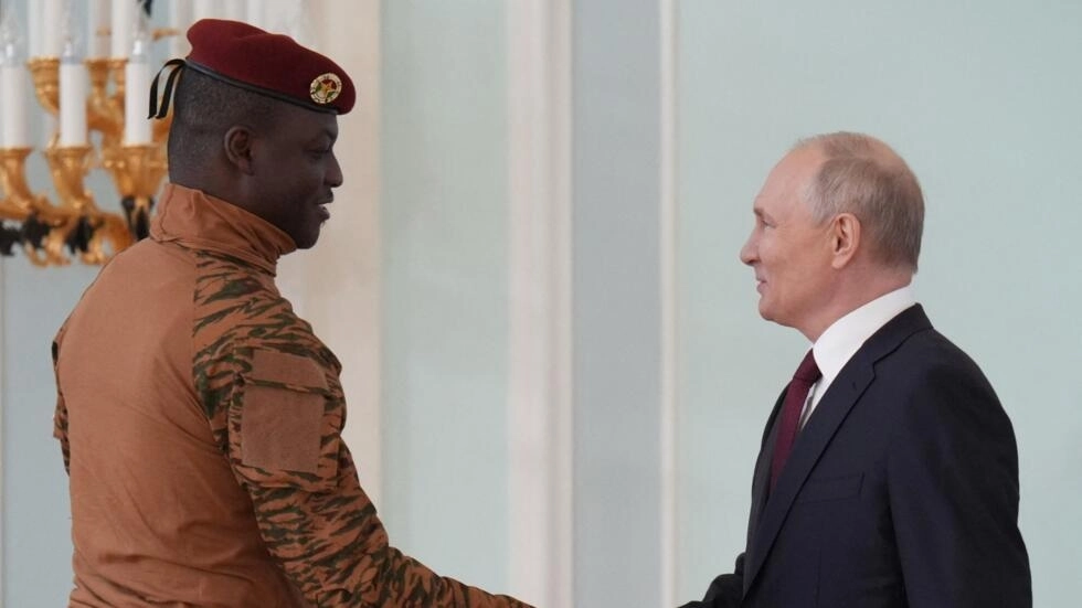 Moscou va construire une centrale nucléaire au Burkina Faso