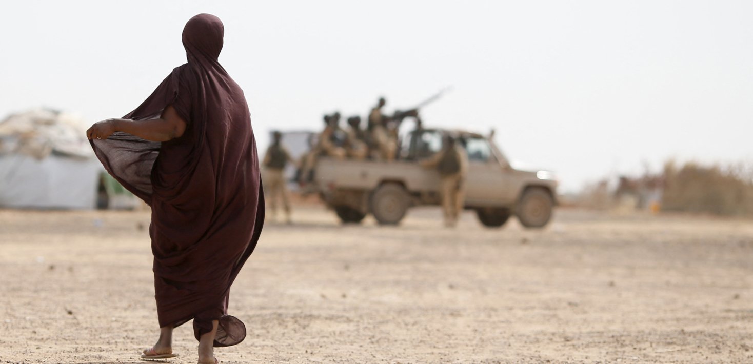 Burkina Faso: Des groupes armés commettent des crimes de guerre dans des localités assiégées 