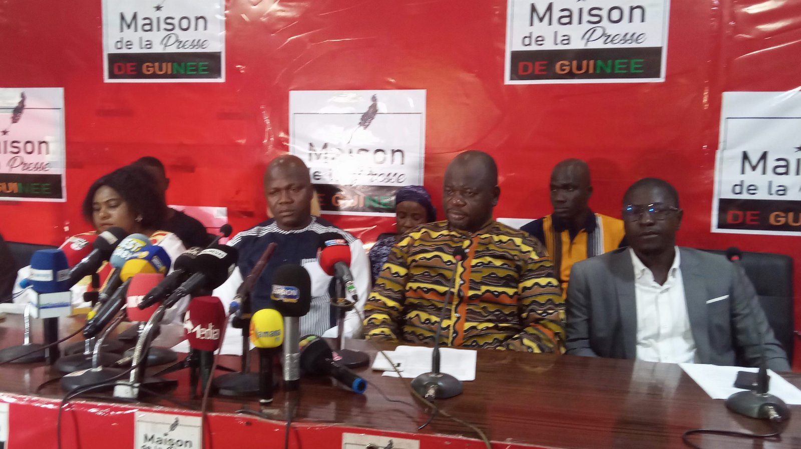 « … il faut à la Guinée des reformes sociales, économique et politiques courageuses… » (FNDT)
