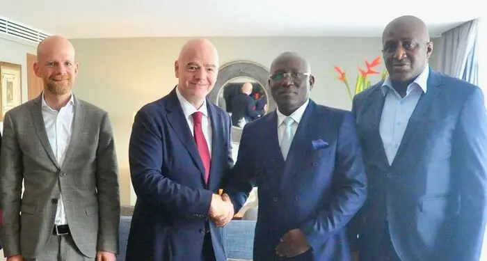 Abidjan: Gianni Infantino et Bouba Sampil discutent des projets pour le football guinéen