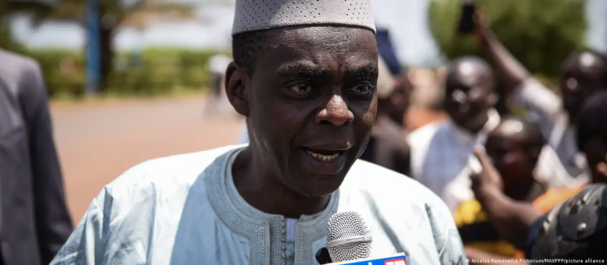 Issa Kaou Ndjim : le régime malien « terrorise ses opposants »