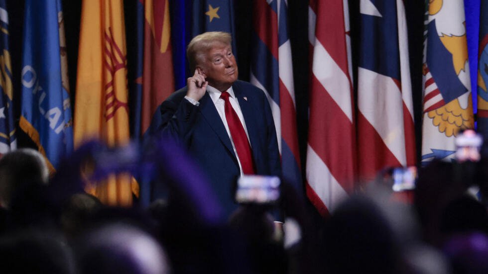 États-Unis: des centaines de collaborateurs républicains tournent le dos à Donald Trump