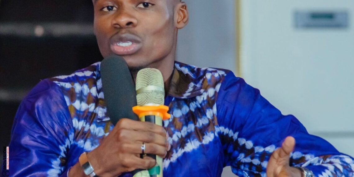 Celui qui avait dit de faire l’amour à la Guinée avec douceur est aujourd’hui en train de la violer chaque jour avec une violence effroyable. (Par Aboubakr)