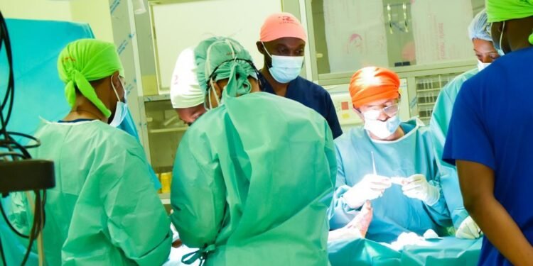 CHU DONKA: Renforcement des soins spécialisés grâce à la coopération hospitalière