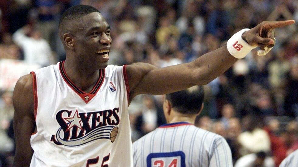 Basket: mort du Congolais Dikembe Mutombo, défenseur colossal et légendaire de la NBA