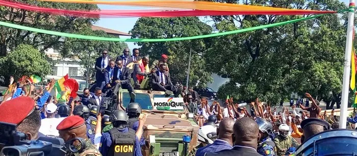 Le fameux accueil du président de la Transition : Le peuple de Guinée est pris en otage (Par Alpha Bayo)