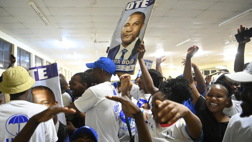 Élections au Botswana: l’opposition obtient la majorité absolue et assure la première alternance du pays