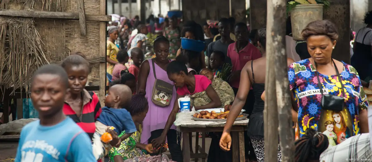 En RDC, la femme croule sous le poids des tâches ménagères