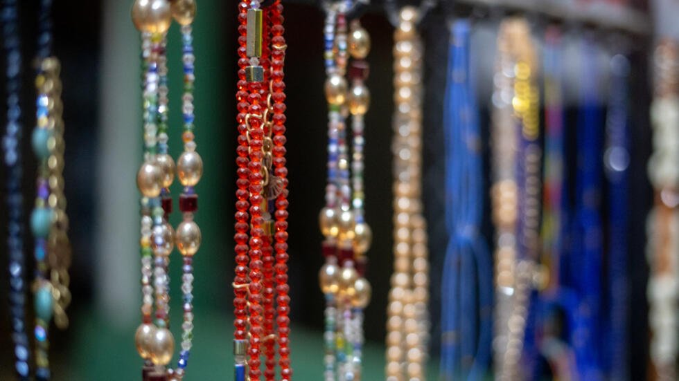 Côte d&rsquo;Ivoire: les bayas, un secret de femme devenu accessoire de mode