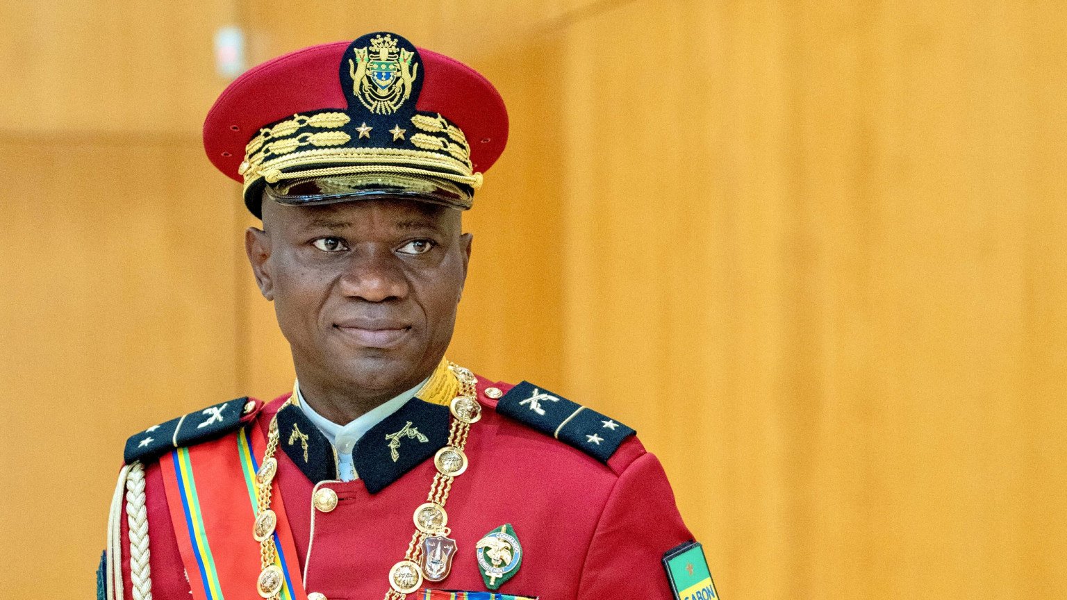 TRANSITION POLITIQUE AU GABON : Oligui Nguema dans les pas de Amadou Toumani Touré et Salou Djibo ?
