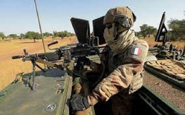 Tchad: entre législatives contestées et course contre la montre pour les soldats français
