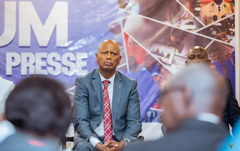 Un forum pour la presse, ou une tribune pour la complaisance ?