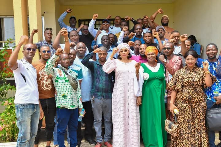 CONAKRY VIBRE, MAMOU S’INCLINE, ET L’HISTOIRE S’ÉCRIT AU FÉMININ