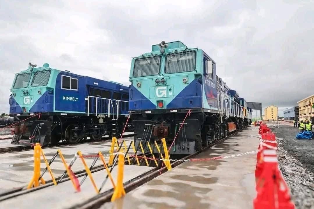 Projet Simandou : Un corridor inachevé et des wagons sans Rails – leur ” lancement ” n’était qu’une mise en scène!