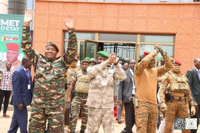 SOMMET DE L’AES SUR FOND D’OPERATIONNALISATION DE LA FORCE UNIFIEE : Relever à trois les défis du G5 Sahel