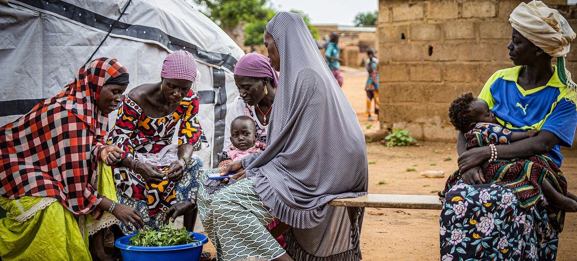 En Afrique de l’Ouest et au Sahel, l’ordre constitutionnel vacille