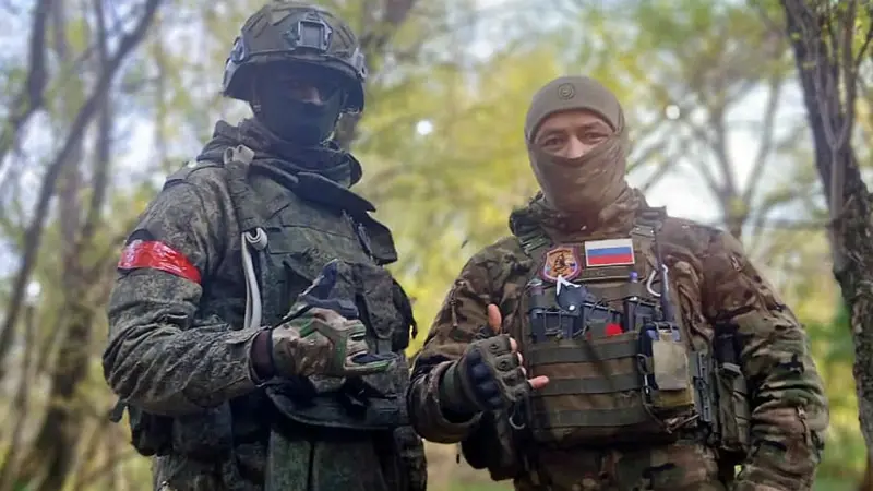 Attirés par des offres d’emploi lucratives et envoyés combattre pour la Russie, les Kényans réclament le retour de leurs fils