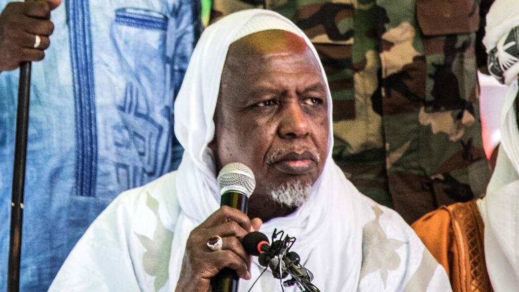Mali: l&rsquo;imam Dicko prend la tête d&rsquo;une nouvelle coalition d&rsquo;opposition non violente et clandestine