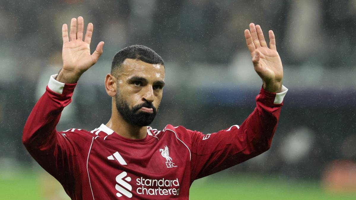 Liverpool : Mohamed Salah détruit Arne Slot et évoque un départ cet hiver !