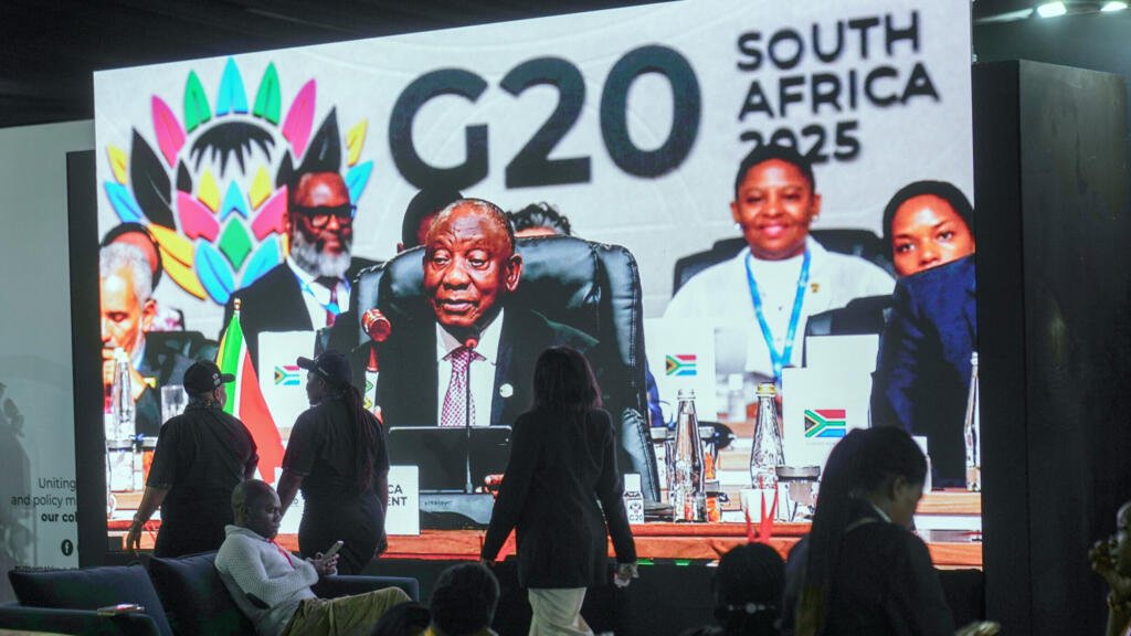Retrait temporaire de l’Afrique du Sud du G20: Prétoria «veut éviter toute crise avec les États-Unis»